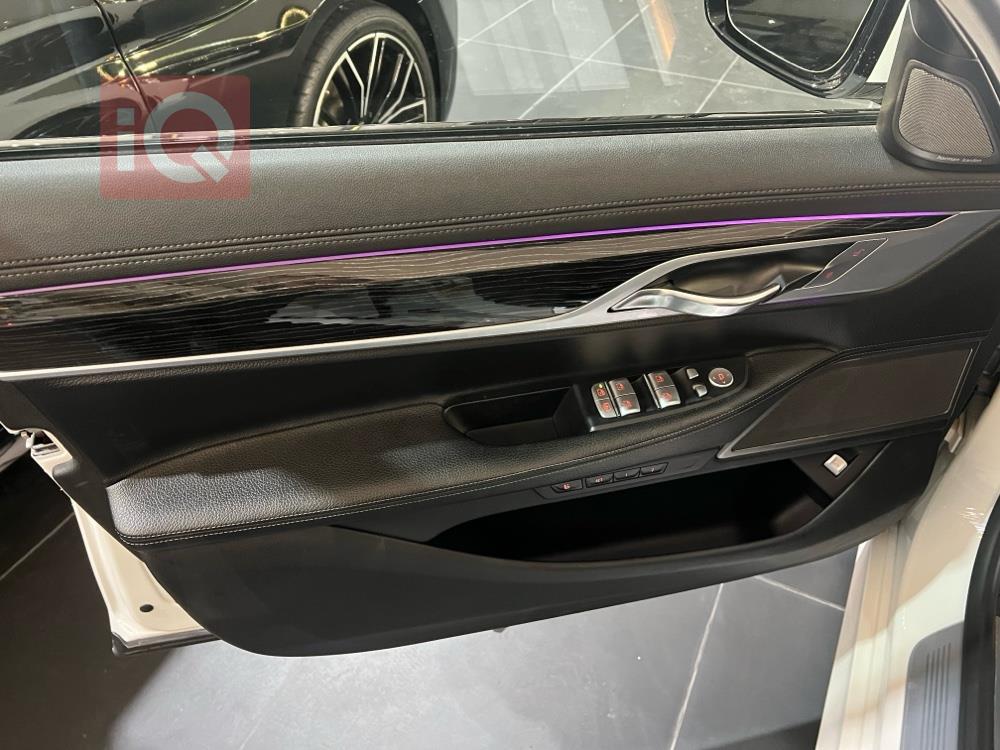 بي ام دبليو الفئة 7